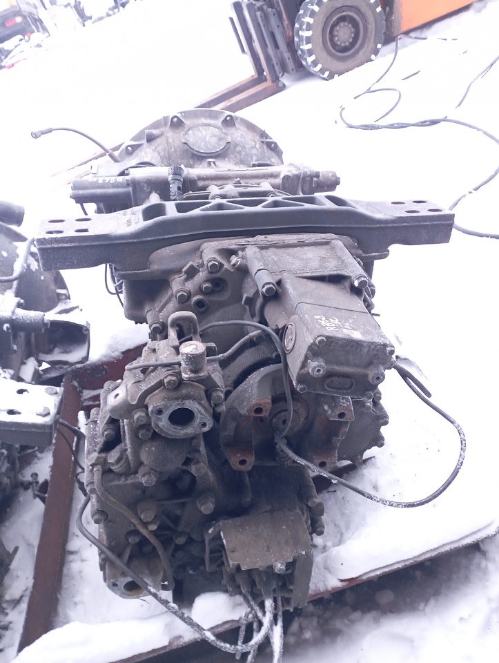 SCANIA R420 - Cutie de viteze pentru Camion şasiu: Foto 3 SCANIA R420 - Cutie de viteze pentru Camion şasiu: Foto 3