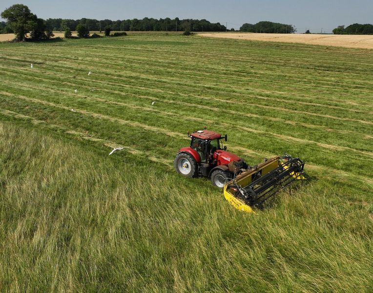 Honey Bee ST 30 - BANDSCHWADMÄHWERK - Heder: Foto 1 Honey Bee ST 30 - BANDSCHWADMÄHWERK - Heder: Foto 1