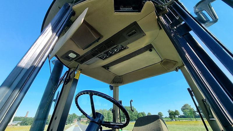 Tractor agricol John Deere 4955: Foto 10 Tractor agricol John Deere 4955: Foto 10