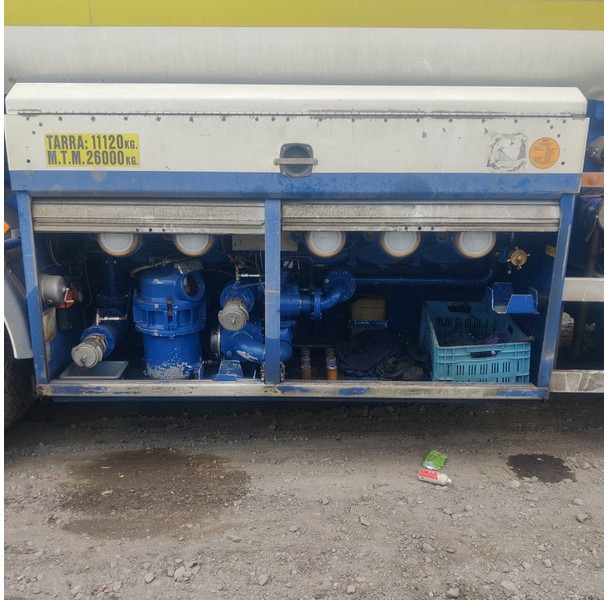 Camion cisternă Volvo FM-400: Foto 12