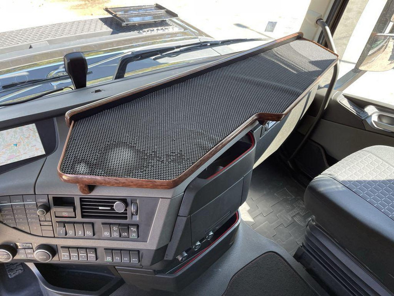 Cap tractor Volvo FH 460 ADR ACC + Dynamic Steering - I-park Cool - Lane Keeping Support - collision warning - leather - ... BE Truck: Foto 12 Cap tractor Volvo FH 460 ADR ACC + Dynamic Steering - I-park Cool - Lane Keeping Support - collision warning - leather - ... BE Truck: Foto 12