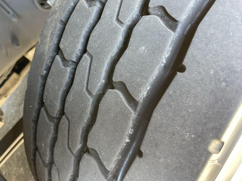 Cap tractor Volvo FH 460 ADR ACC + Dynamic Steering - I-park Cool - Lane Keeping Support - collision warning - leather - ... BE Truck: Foto 18 Cap tractor Volvo FH 460 ADR ACC + Dynamic Steering - I-park Cool - Lane Keeping Support - collision warning - leather - ... BE Truck: Foto 18