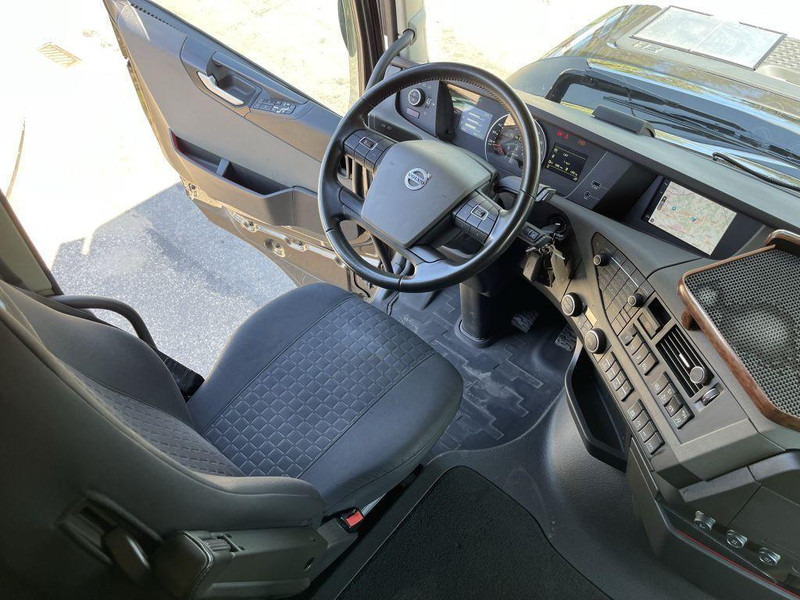 Cap tractor Volvo FH 460 ADR ACC + Dynamic Steering - I-park Cool - Lane Keeping Support - collision warning - leather - ... BE Truck: Foto 9 Cap tractor Volvo FH 460 ADR ACC + Dynamic Steering - I-park Cool - Lane Keeping Support - collision warning - leather - ... BE Truck: Foto 9
