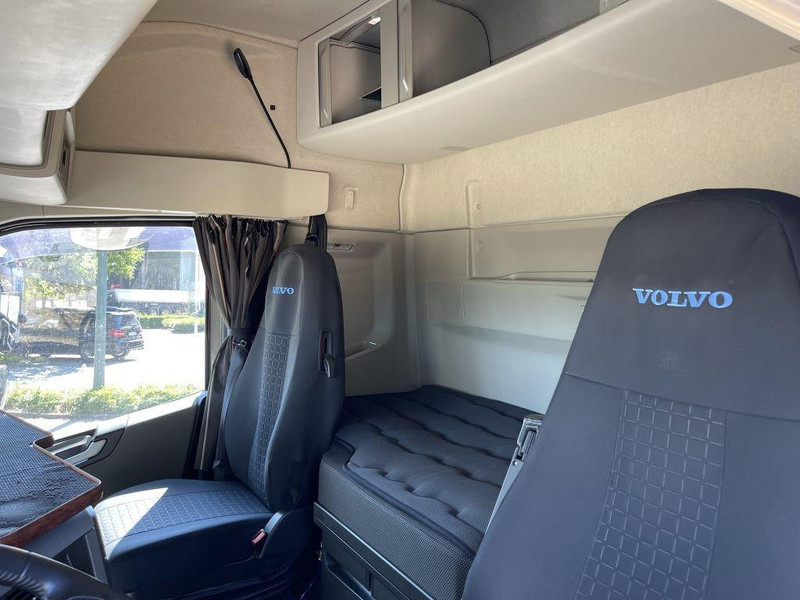 Cap tractor Volvo FH 460 ADR ACC + Dynamic Steering - I-park Cool - Lane Keeping Support - collision warning - leather - ... BE Truck: Foto 11 Cap tractor Volvo FH 460 ADR ACC + Dynamic Steering - I-park Cool - Lane Keeping Support - collision warning - leather - ... BE Truck: Foto 11