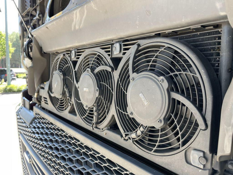 Cap tractor Volvo FH 460 ADR ACC + Dynamic Steering - I-park Cool - Lane Keeping Support - collision warning - leather - ... BE Truck: Foto 8 Cap tractor Volvo FH 460 ADR ACC + Dynamic Steering - I-park Cool - Lane Keeping Support - collision warning - leather - ... BE Truck: Foto 8