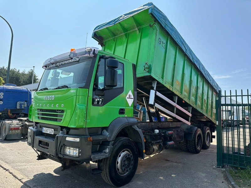 Iveco TRAKKER 310 6x4 STEEL TIPPER / KIPPER 35m³ - MANUAL ZF - BIG AXLES / HUB REDUCTION - STEEL SPRING / BLATT / LAMES - Camion basculantă: Foto 3 Iveco TRAKKER 310 6x4 STEEL TIPPER / KIPPER 35m³ - MANUAL ZF - BIG AXLES / HUB REDUCTION - STEEL SPRING / BLATT / LAMES - Camion basculantă: Foto 3