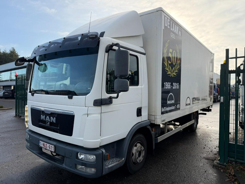 MAN TGL 8.180 4x2 BL COSED BOX / BAKWAGEN / CAISSE FERMEE - *184.000km* - 3 SEATER - EURO 5 - AIR SUSPENSION - BOX 6m00 x 2m49 x 2m38 - BE TRUCK - Camion furgon: Foto 3 MAN TGL 8.180 4x2 BL COSED BOX / BAKWAGEN / CAISSE FERMEE - *184.000km* - 3 SEATER - EURO 5 - AIR SUSPENSION - BOX 6m00 x 2m49 x 2m38 - BE TRUCK - Camion furgon: Foto 3