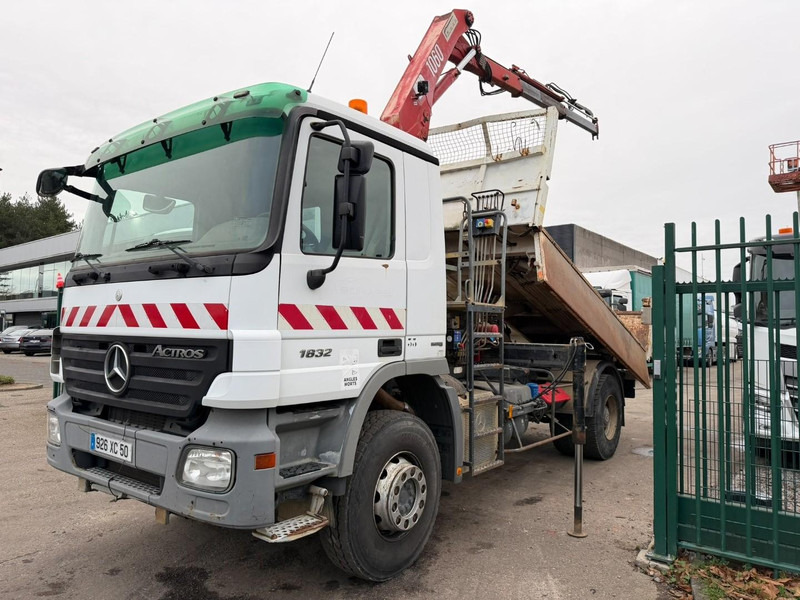 Mercedes-Benz ACTROS 1832 MP2 4x2 2-WAY TIPPER + CRANE - HMF 1063 K 2 - 5/6F - BORDMATIC - EPS 3 PEDALES - BIG AXLE HUB REDUCTION - 356.000km - FR TRUCK - Camion basculantă, Camion cu macara: Foto 3 Mercedes-Benz ACTROS 1832 MP2 4x2 2-WAY TIPPER + CRANE - HMF 1063 K 2 - 5/6F - BORDMATIC - EPS 3 PEDALES - BIG AXLE HUB REDUCTION - 356.000km - FR TRUCK - Camion basculantă, Camion cu macara: Foto 3