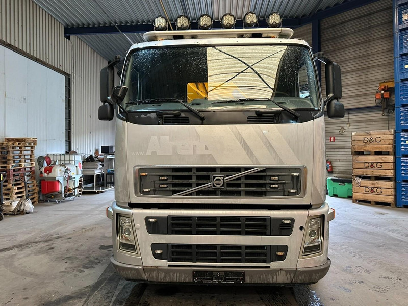 Volvo FH12-420 8x4 HOOKLIFT AJK + CRANE EFFER 250 - 3S - RADIO - TRIDEM LIFT + STEERING AXLE - I SHIFT - BE TRUCK - Camion cu cârlig, Camion cu macara: Foto 2 Volvo FH12-420 8x4 HOOKLIFT AJK + CRANE EFFER 250 - 3S - RADIO - TRIDEM LIFT + STEERING AXLE - I SHIFT - BE TRUCK - Camion cu cârlig, Camion cu macara: Foto 2