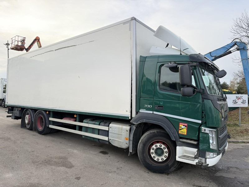 Volvo FM 330 6x2 CLOSED BOX / KOFFER 9m10 - LIFT + STEERING AXLE - *ENGINE / GEARBOX / CHASSIS = OK* - 300.000km - TUV 09/2026 - BE TRUCK - Camion furgon: Foto 1 Volvo FM 330 6x2 CLOSED BOX / KOFFER 9m10 - LIFT + STEERING AXLE - *ENGINE / GEARBOX / CHASSIS = OK* - 300.000km - TUV 09/2026 - BE TRUCK - Camion furgon: Foto 1