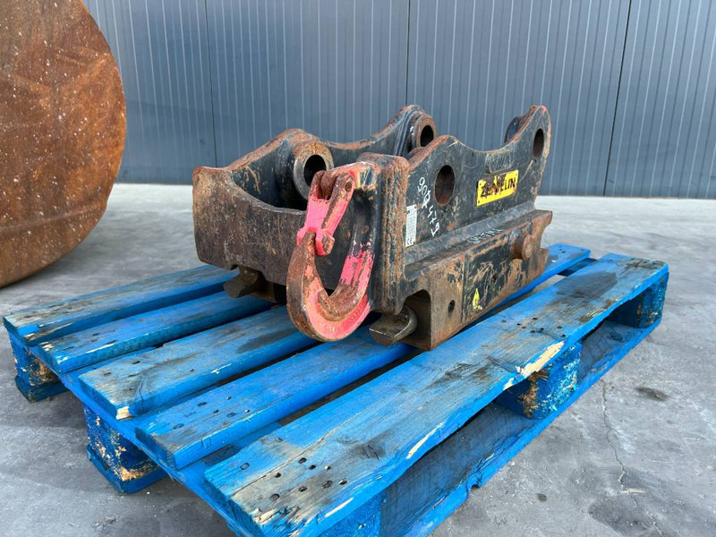 OilQuick OQ65 - 311F / 313F / 315F - Cuplare rapidă pentru Utilaje constructii: Foto 1 OilQuick OQ65 - 311F / 313F / 315F - Cuplare rapidă pentru Utilaje constructii: Foto 1