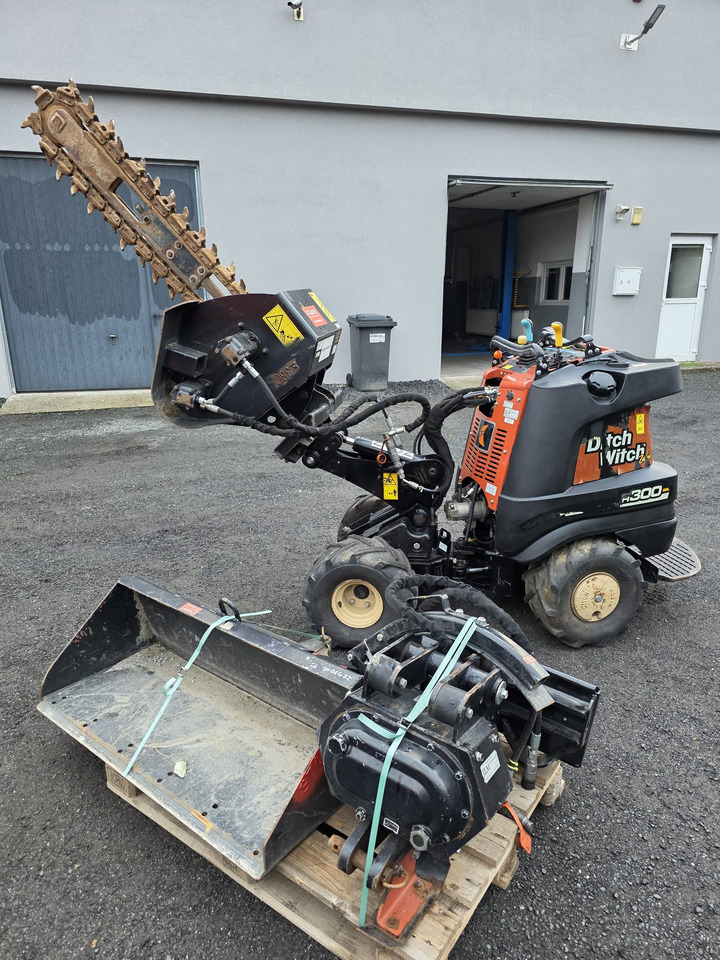 Ditch Witch R300 - Mini excavator: Foto 2 Ditch Witch R300 - Mini excavator: Foto 2