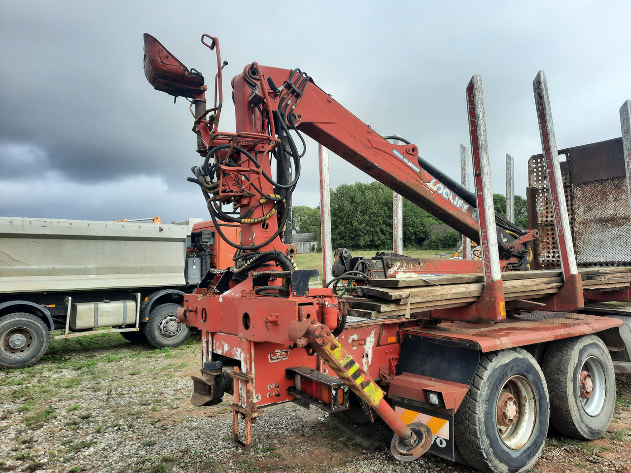 LOGLIFT F 105 S - Macara montată: Foto 1 LOGLIFT F 105 S - Macara montată: Foto 1