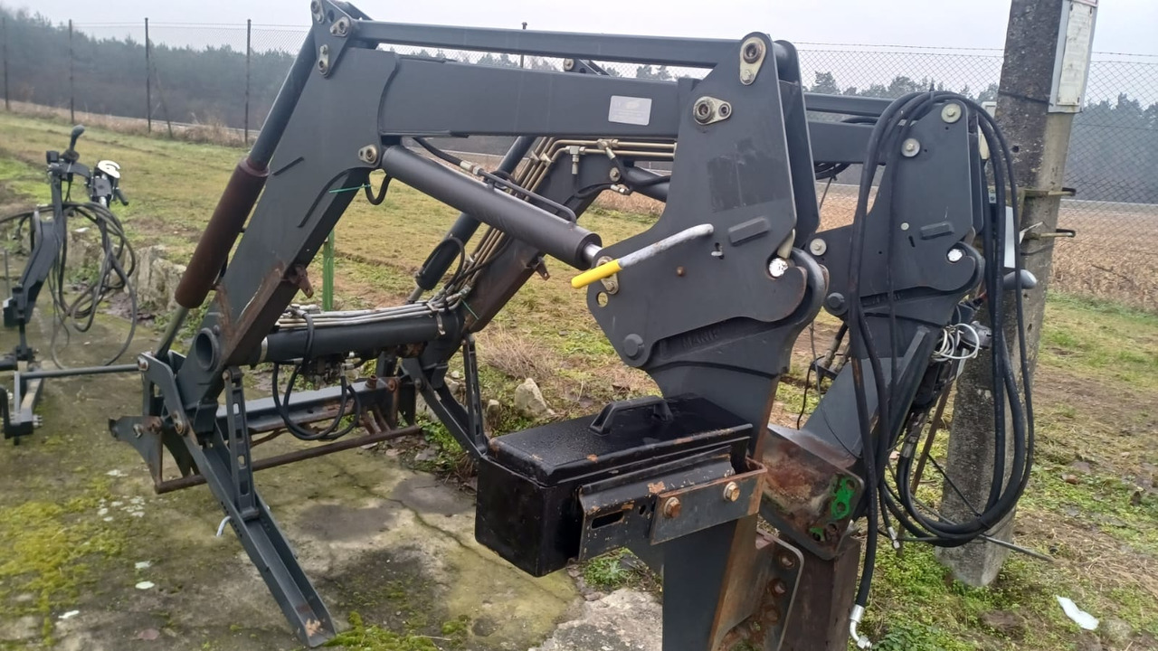 MANIP MP85A - Încarcator frontal pentru tractor: Foto 4 MANIP MP85A - Încarcator frontal pentru tractor: Foto 4