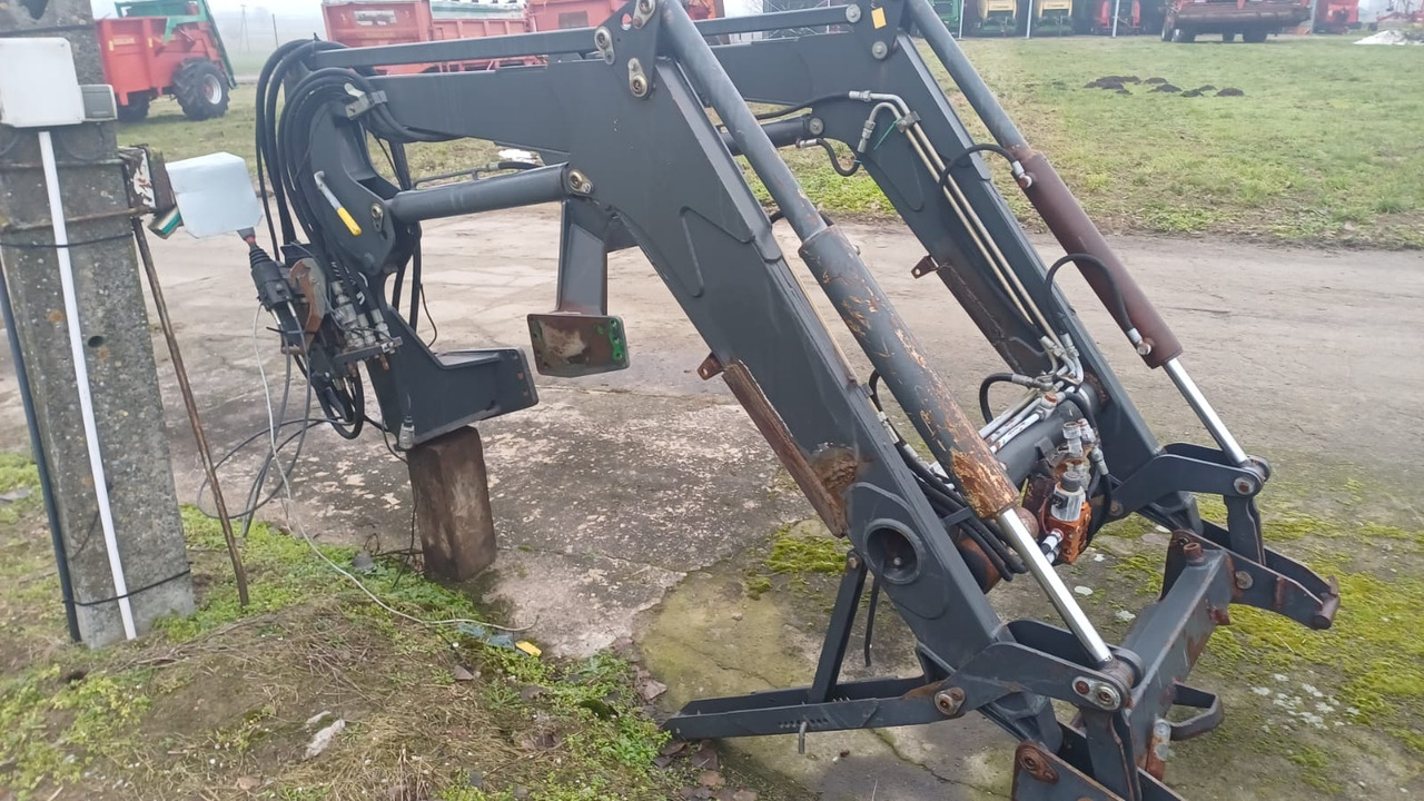 MANIP MP85A - Încarcator frontal pentru tractor: Foto 1 MANIP MP85A - Încarcator frontal pentru tractor: Foto 1