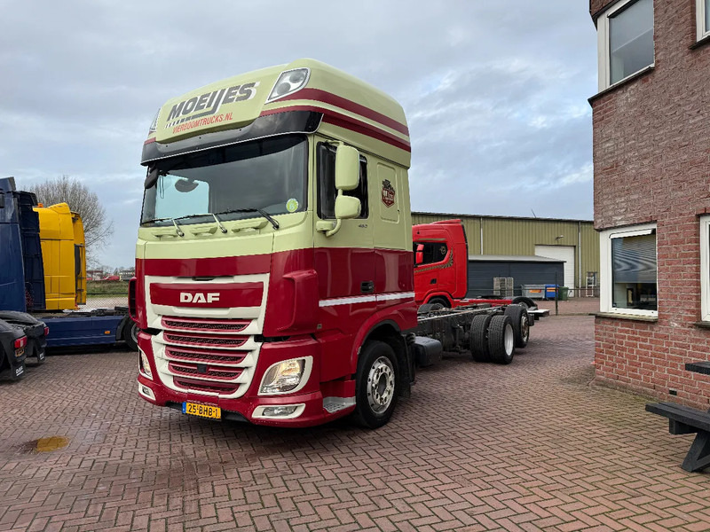 DAF XF 460 XF460 6X2 SCC EURO6 CHASSIS - HOLLAND TRUCK - SMART TACHO -TOP CONDITION!!!! - Camion şasiu: Foto 2 DAF XF 460 XF460 6X2 SCC EURO6 CHASSIS - HOLLAND TRUCK - SMART TACHO -TOP CONDITION!!!! - Camion şasiu: Foto 2