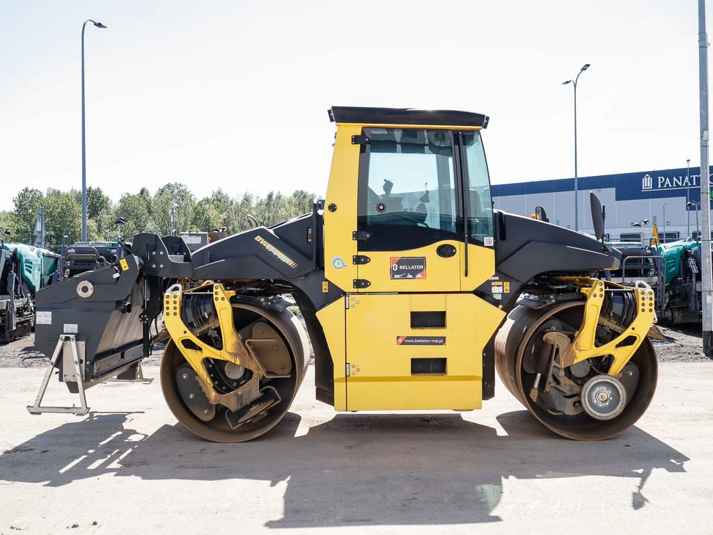BOMAG BW 174 AP-4v - Cilindru compactor pentru asfalt: Foto 5 BOMAG BW 174 AP-4v - Cilindru compactor pentru asfalt: Foto 5