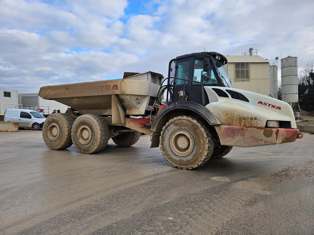 ASTRA AD125C - Autobasculantă: Foto 1 ASTRA AD125C - Autobasculantă: Foto 1