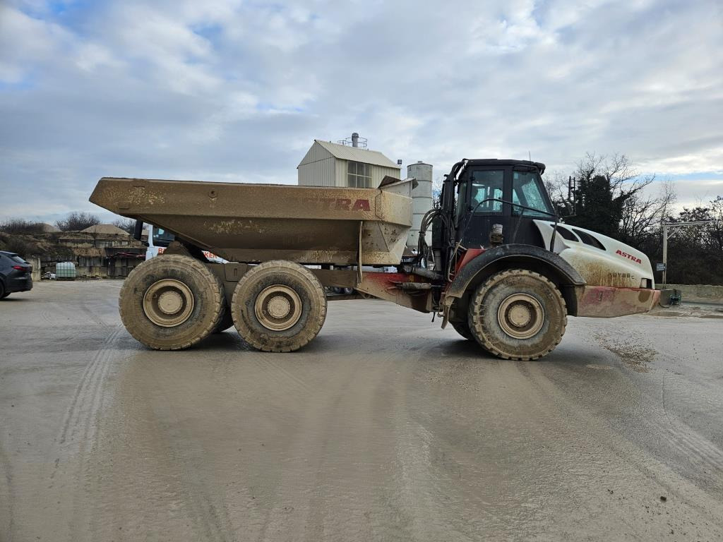 ASTRA AD125C - Autobasculantă: Foto 3 ASTRA AD125C - Autobasculantă: Foto 3