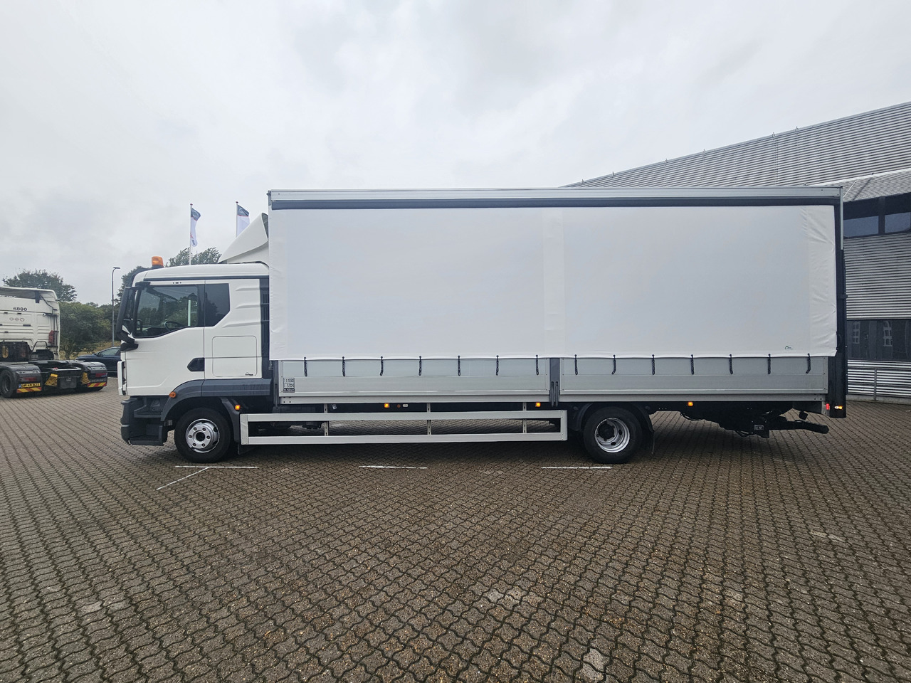 MAN TGL 12.250 - Camion cu prelată: Foto 5 MAN TGL 12.250 - Camion cu prelată: Foto 5
