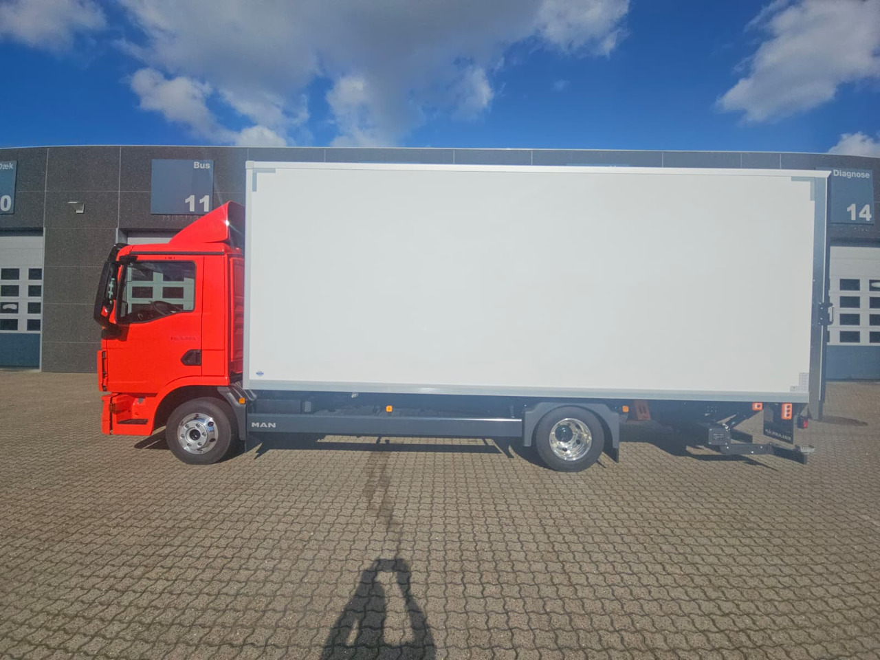 MAN TGL 8.220 - Camion furgon: Foto 3 MAN TGL 8.220 - Camion furgon: Foto 3