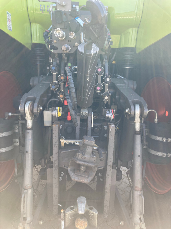 CLAAS Axion 830 CMATIC - Tractor agricol: Foto 4 CLAAS Axion 830 CMATIC - Tractor agricol: Foto 4
