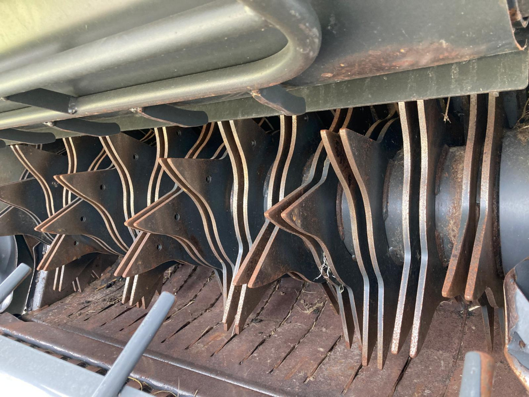 CLAAS Variant 485 RC PRO - Presă baloţi rotunzi: Foto 4 CLAAS Variant 485 RC PRO - Presă baloţi rotunzi: Foto 4