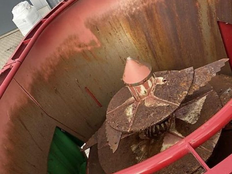 Strautmann Verti-Mix 951 - Remorcă distribuit furaje: Foto 2 Strautmann Verti-Mix 951 - Remorcă distribuit furaje: Foto 2