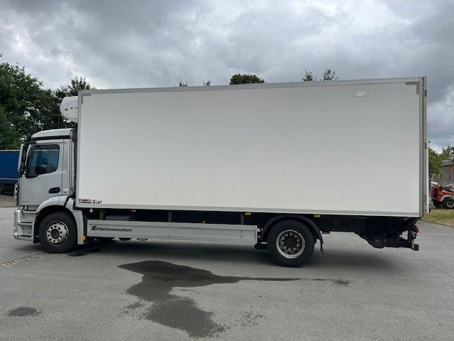 Mercedes-Benz Antos1835 Tiefkühlaufbau Ladebordw. Thermoking - Camion frigider: Foto 3 Mercedes-Benz Antos1835 Tiefkühlaufbau Ladebordw. Thermoking - Camion frigider: Foto 3