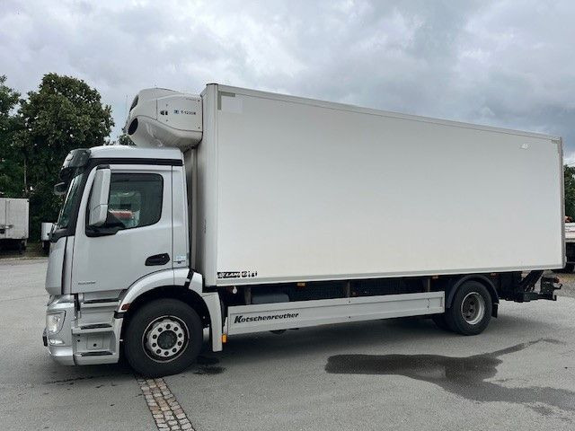 Mercedes-Benz Antos1835 Tiefkühlaufbau Ladebordw. Thermoking - Camion frigider: Foto 2 Mercedes-Benz Antos1835 Tiefkühlaufbau Ladebordw. Thermoking - Camion frigider: Foto 2