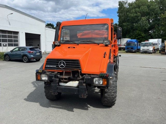 Mercedes-Benz Unimog 418/10 Winterdienst2000 - Camion basculantă: Foto 1 Mercedes-Benz Unimog 418/10 Winterdienst2000 - Camion basculantă: Foto 1