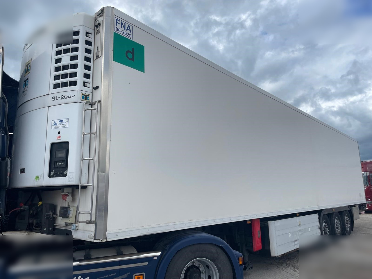 CARDI - Semiremorcă frigider: Foto 1 CARDI - Semiremorcă frigider: Foto 1