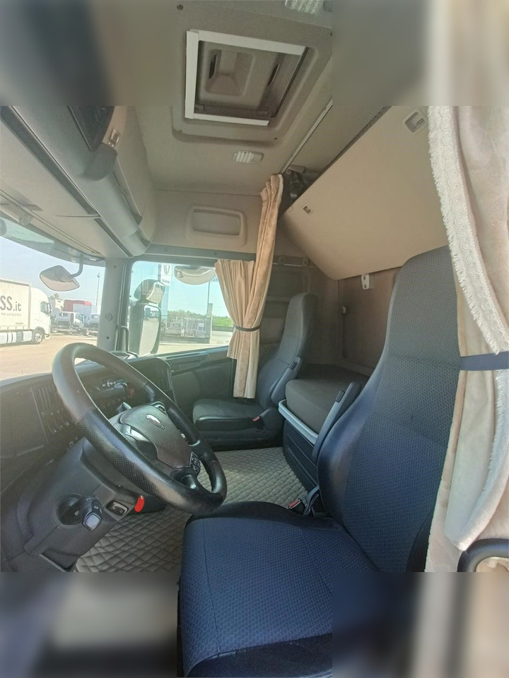 SCANIA R490 - Cap tractor: Foto 5 SCANIA R490 - Cap tractor: Foto 5