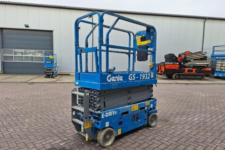 Genie GS1932 E-Drive Several In Stock, 8m Working Height - Platforma foarfeca: Foto 2 Genie GS1932 E-Drive Several In Stock, 8m Working Height - Platforma foarfeca: Foto 2