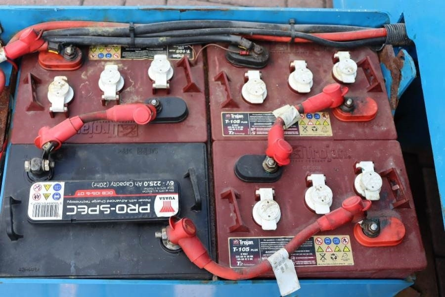 Genie GS2632 Electric, 10m Working Height, Non Marking T - Platforma foarfeca: Foto 5 Genie GS2632 Electric, 10m Working Height, Non Marking T - Platforma foarfeca: Foto 5