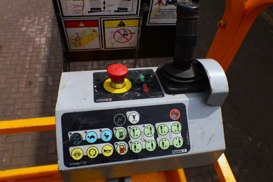 Haulotte Compact 12RTE Electric, 12m Working Height, 450kg - Platforma foarfeca: Foto 5 Haulotte Compact 12RTE Electric, 12m Working Height, 450kg - Platforma foarfeca: Foto 5