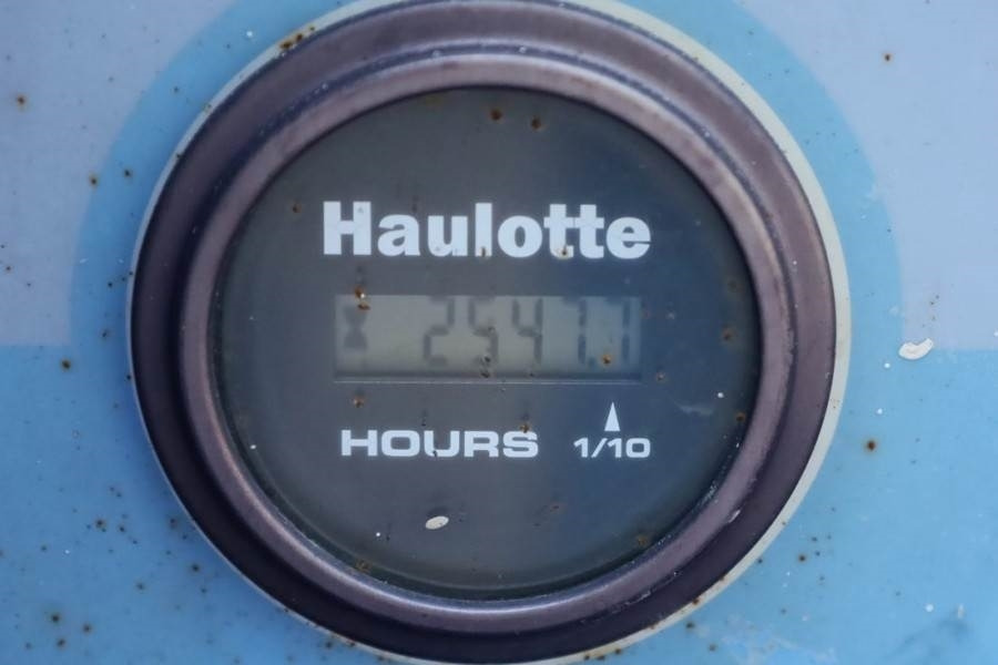 Haulotte H15SX Diesel, 4x4 Drive 15 Working Height, 500kg C - Platforma foarfeca: Foto 5 Haulotte H15SX Diesel, 4x4 Drive 15 Working Height, 500kg C - Platforma foarfeca: Foto 5