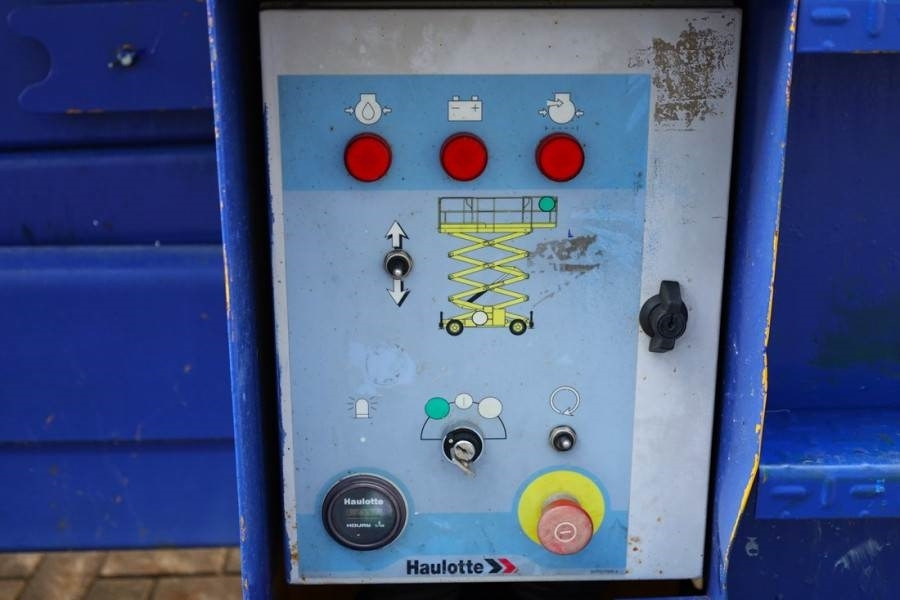 Haulotte H15SX Diesel, 4x4 Drive 15 Working Height, 500kg C - Platforma foarfeca: Foto 4 Haulotte H15SX Diesel, 4x4 Drive 15 Working Height, 500kg C - Platforma foarfeca: Foto 4