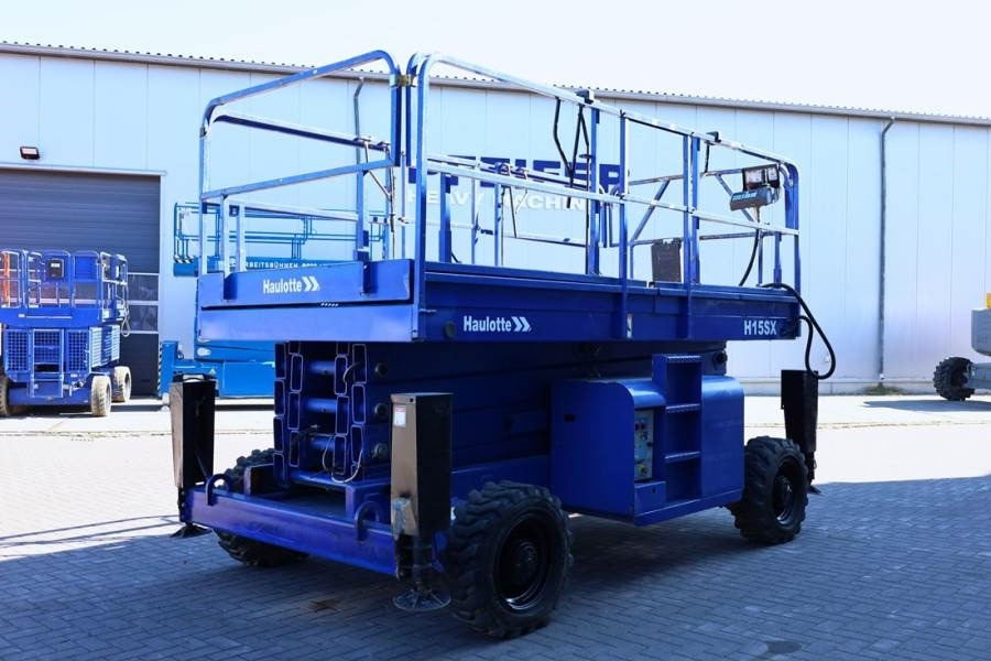 Haulotte H15SX Diesel, 4x4 Drive 15 Working Height, 500kg C - Platforma foarfeca: Foto 2 Haulotte H15SX Diesel, 4x4 Drive 15 Working Height, 500kg C - Platforma foarfeca: Foto 2