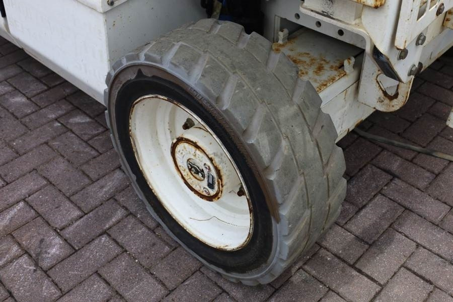 Platforma foarfeca JLG 4069LE Electric, 14.2m Working Height, 360kg Capac: Foto 14 Platforma foarfeca JLG 4069LE Electric, 14.2m Working Height, 360kg Capac: Foto 14