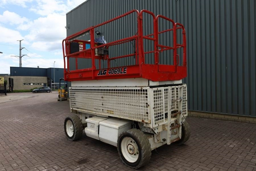 Platforma foarfeca JLG 4069LE Electric, 14.2m Working Height, 360kg Capac: Foto 8 Platforma foarfeca JLG 4069LE Electric, 14.2m Working Height, 360kg Capac: Foto 8