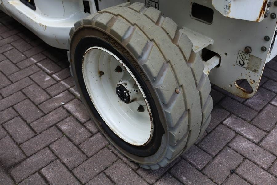 Platforma foarfeca JLG 4069LE Electric, 14.2m Working Height, 360kg Capac: Foto 12 Platforma foarfeca JLG 4069LE Electric, 14.2m Working Height, 360kg Capac: Foto 12