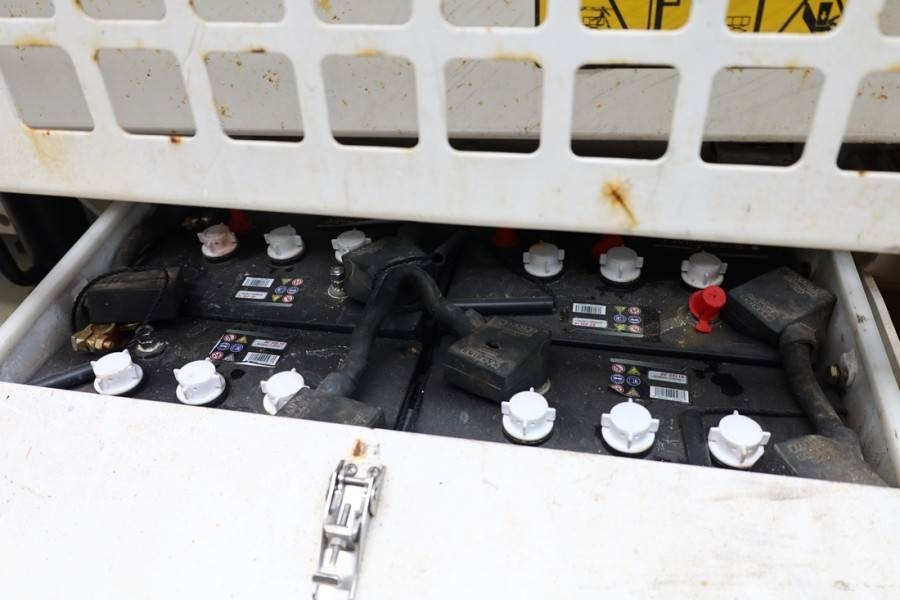 Platforma foarfeca JLG 4069LE Electric, 14.2m Working Height, 360kg Capac: Foto 11 Platforma foarfeca JLG 4069LE Electric, 14.2m Working Height, 360kg Capac: Foto 11