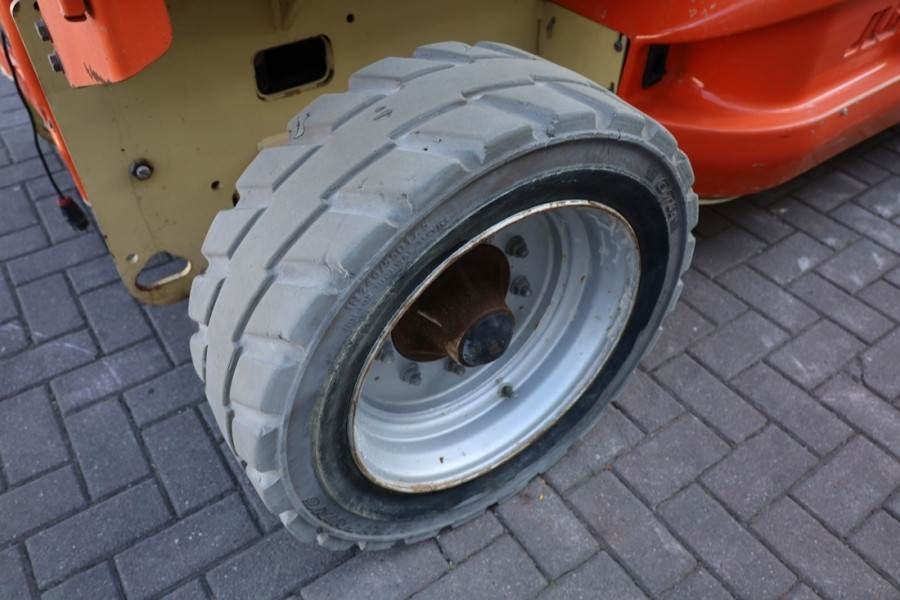 Platforma foarfeca JLG M4069 Hybrid, 14.2m Working Height, 360kg Capacity: Foto 15 Platforma foarfeca JLG M4069 Hybrid, 14.2m Working Height, 360kg Capacity: Foto 15