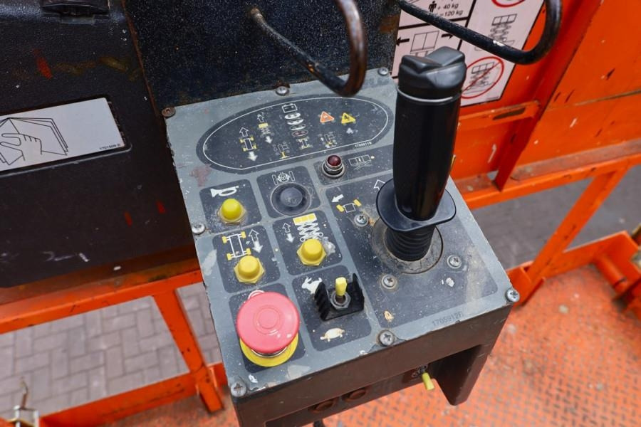 JLG M4069 Hybrid, 14.2m Working Height, 360kg Capacity - Platforma foarfeca: Foto 4 JLG M4069 Hybrid, 14.2m Working Height, 360kg Capacity - Platforma foarfeca: Foto 4