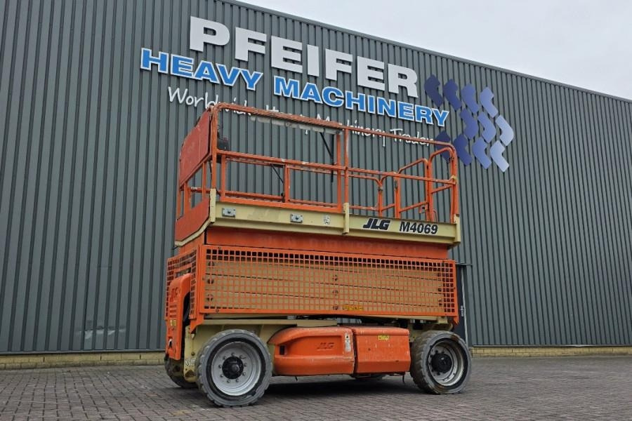JLG M4069 Hybrid, 14.2m Working Height, 360kg Capacity - Platforma foarfeca: Foto 1 JLG M4069 Hybrid, 14.2m Working Height, 360kg Capacity - Platforma foarfeca: Foto 1