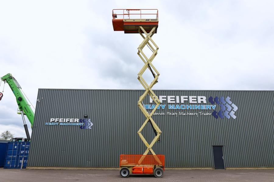 JLG M4069 Hybrid, 14.2m Working Height, 360kg Capacity - Platforma foarfeca: Foto 3 JLG M4069 Hybrid, 14.2m Working Height, 360kg Capacity - Platforma foarfeca: Foto 3