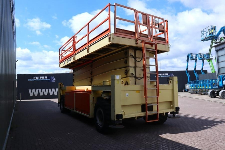 JLG SL320-30 Diesel, 4x4 Drive, 34m Working Height, 14 - Platforma foarfeca: Foto 2 JLG SL320-30 Diesel, 4x4 Drive, 34m Working Height, 14 - Platforma foarfeca: Foto 2