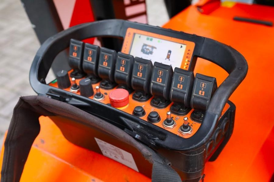 Jekko SPX532CL2 Electric, Remote Controlled, 17.3m Lifti - Macara pe senile: Foto 4 Jekko SPX532CL2 Electric, Remote Controlled, 17.3m Lifti - Macara pe senile: Foto 4