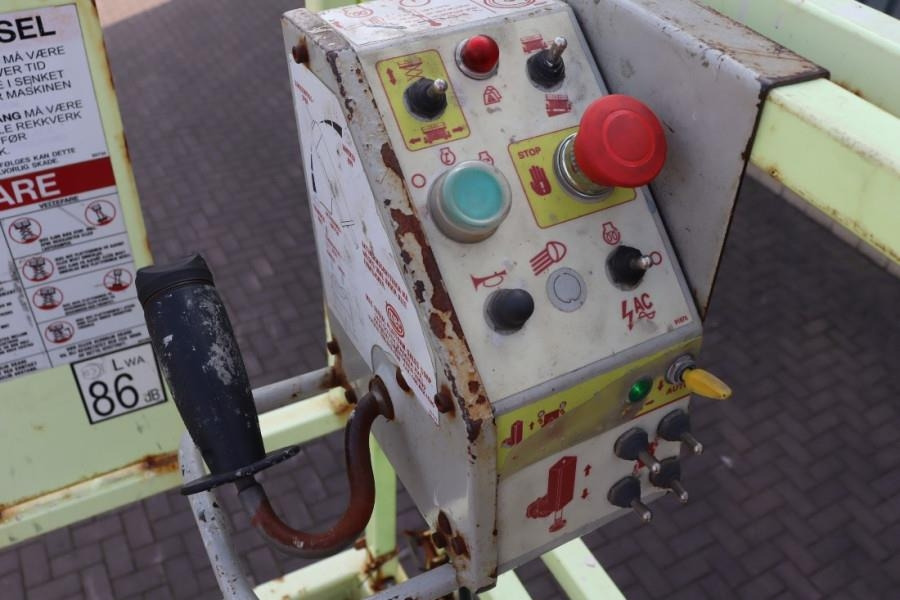 MEC 3392RT-T Diesel, 4x4 Drive, 12m Working Height, 12 - Platforma foarfeca: Foto 5 MEC 3392RT-T Diesel, 4x4 Drive, 12m Working Height, 12 - Platforma foarfeca: Foto 5